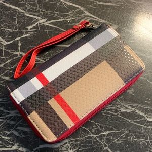 Ladies, ladies ladies, look at this beautiful Wallet